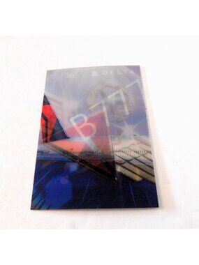 Delta Air Lines Boeing 777-200 Holographic 2015 Pilot Collector Card #36